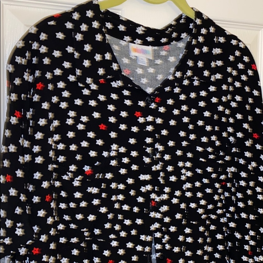Lularoe Amy Button Down XL stars